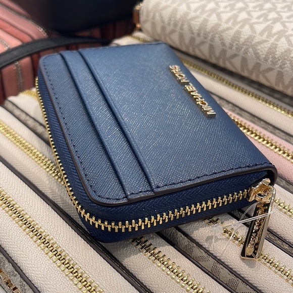 Michael Kors Jet Set Travel Medium Zip Around Card Case 
Color: Navy - Picture 15 of 16